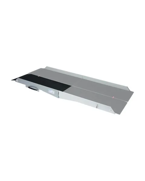 Links, oberes Teil der DF-240 Rampe